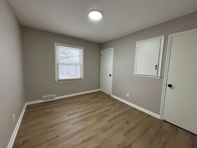 Building Photo - 31045 Marquette St