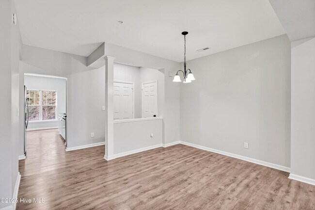 Building Photo - 4519 Sagedale Dr