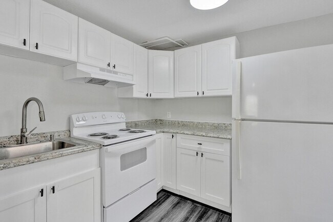 Building Photo - 234 NE 14th Ave