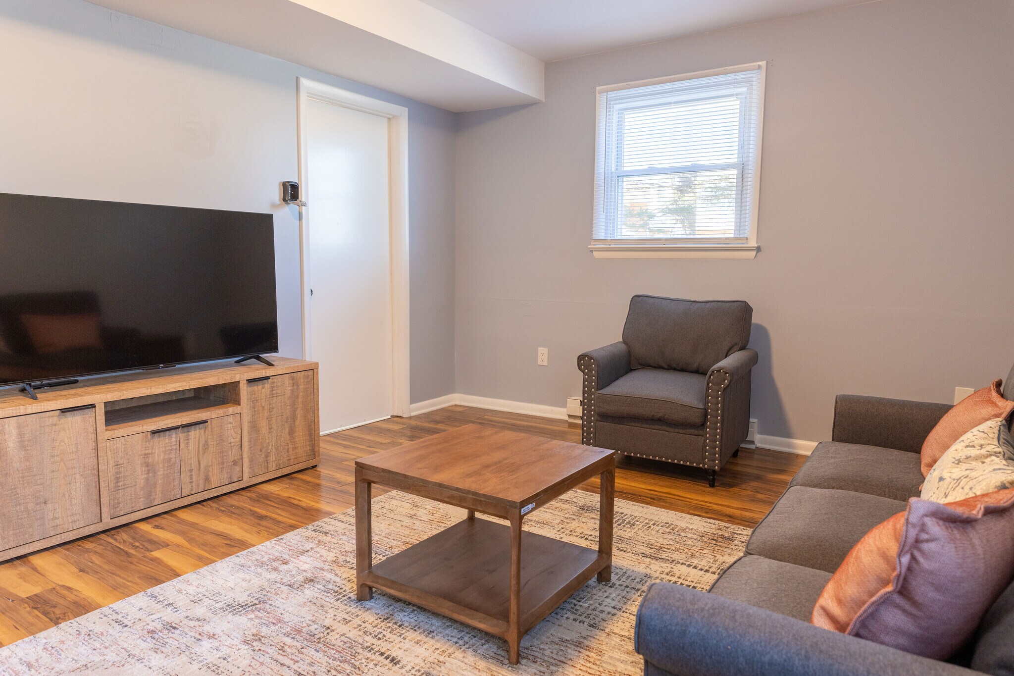 Building Photo - 412 Kingswood Ter