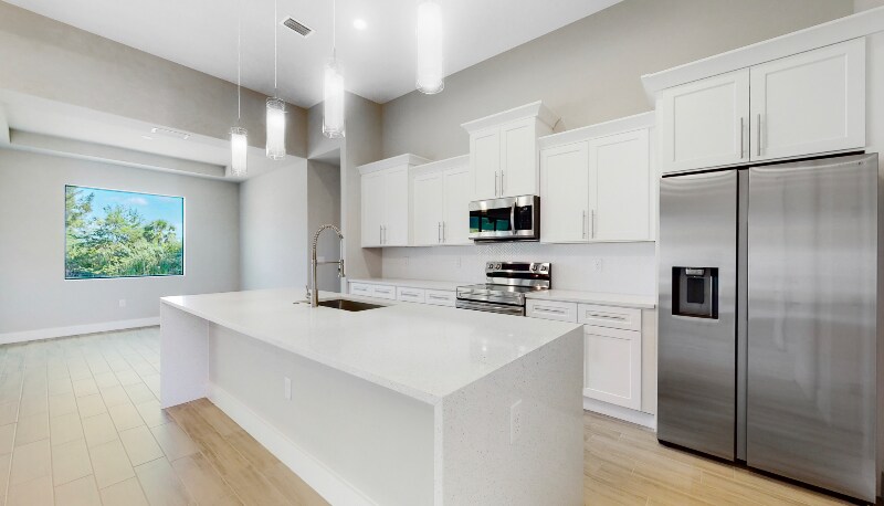 Building Photo - 4615 SW 14th Pl