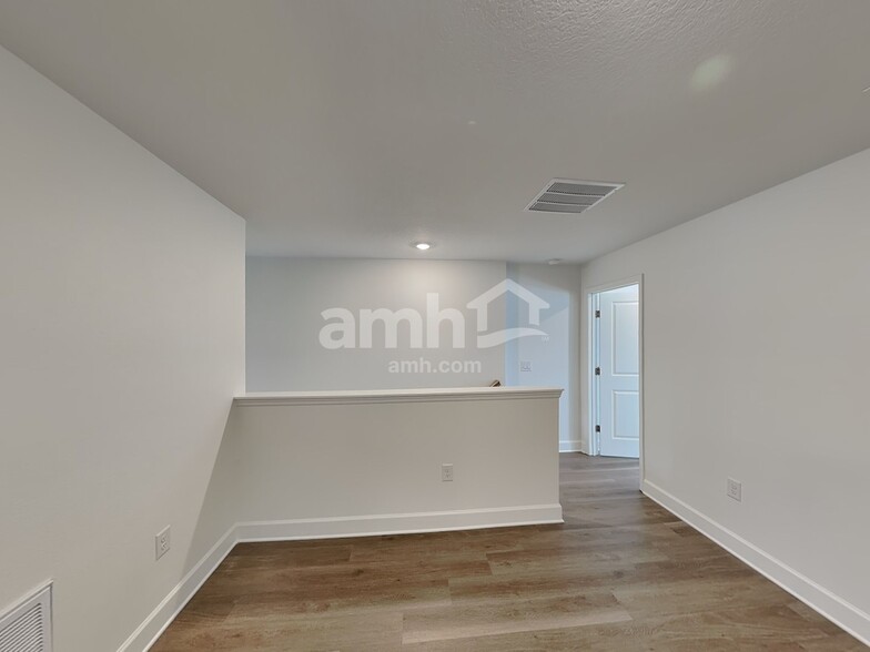 Building Photo - 16430 Cheyanne Ct