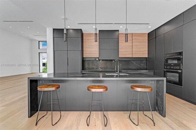 Building Photo - 630 NE 82nd St