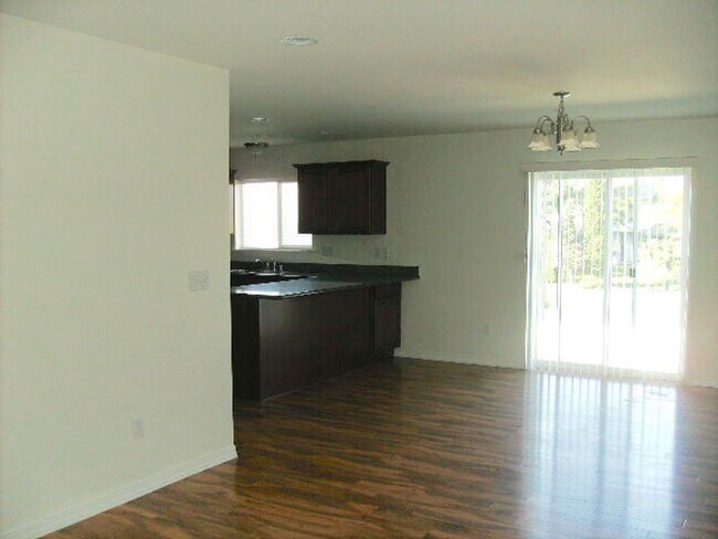 Building Photo - 103 E Mizzou Ct