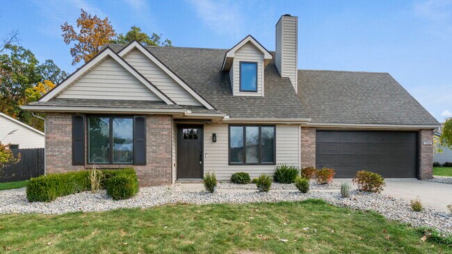 Primary Photo - 7117 Country Hill Dr