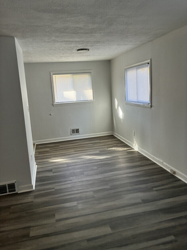 Building Photo - 116 S 45th St