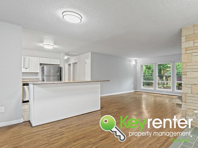 Building Photo - Updated 4-Bedroom, 2-Bath Tacoma Home for Rent Near Tacoma Community College and 6th Ave!