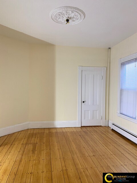Building Photo - 547 Broadway