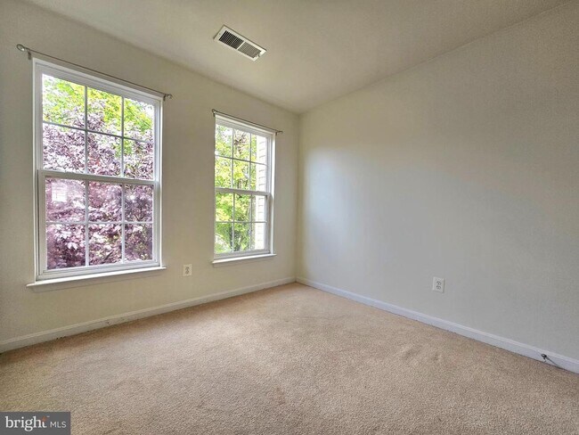 Building Photo - 15328 Elizabeth Burbage Loop