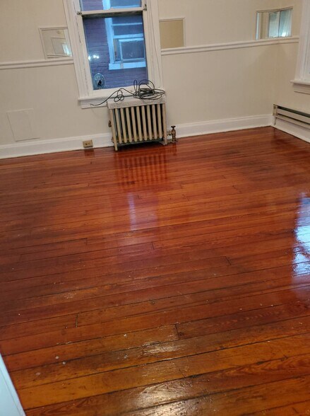 Building Photo - 27 S Locust St