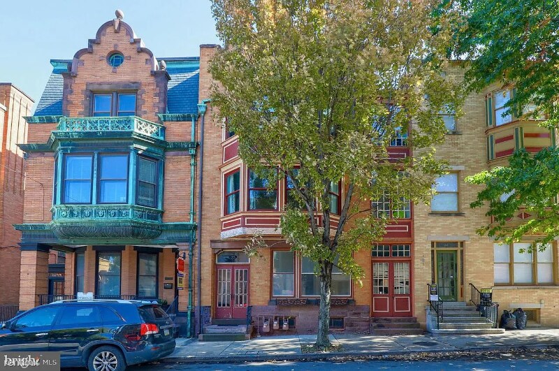 Primary Photo - 35 N Queen St