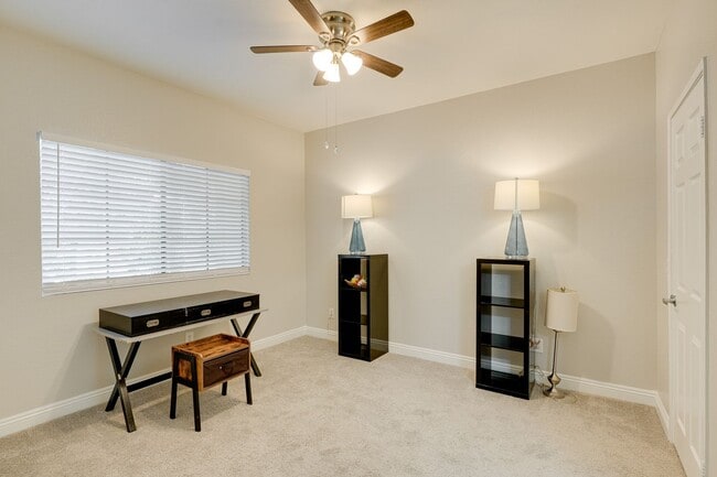 Building Photo - FURNISHED OR UNFURNISHED 2 BED 2 BATH NEAR...