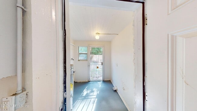 Building Photo - 2324 Moncrief Rd