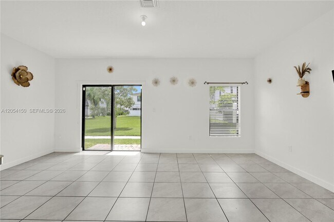 Building Photo - 1161 SW 8th Ave