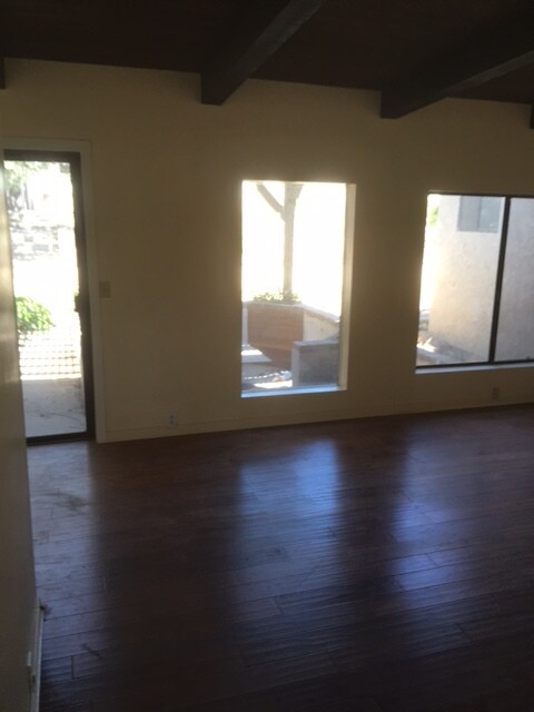 Building Photo - 33037 Agua Dulce Canyon Rd