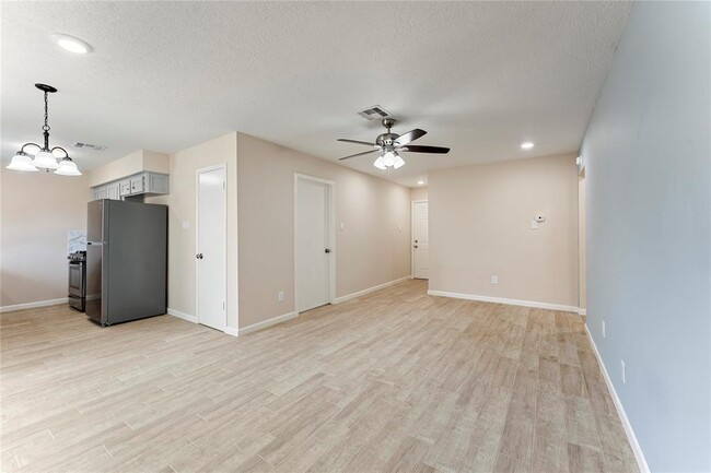 Building Photo - 1410 PI Cir