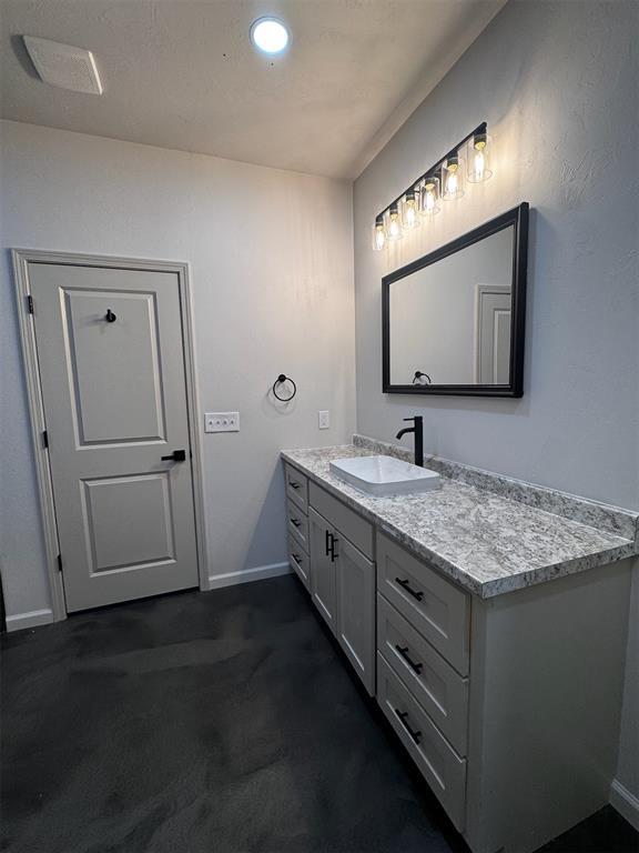 Building Photo - 26216 N 2960 Rd