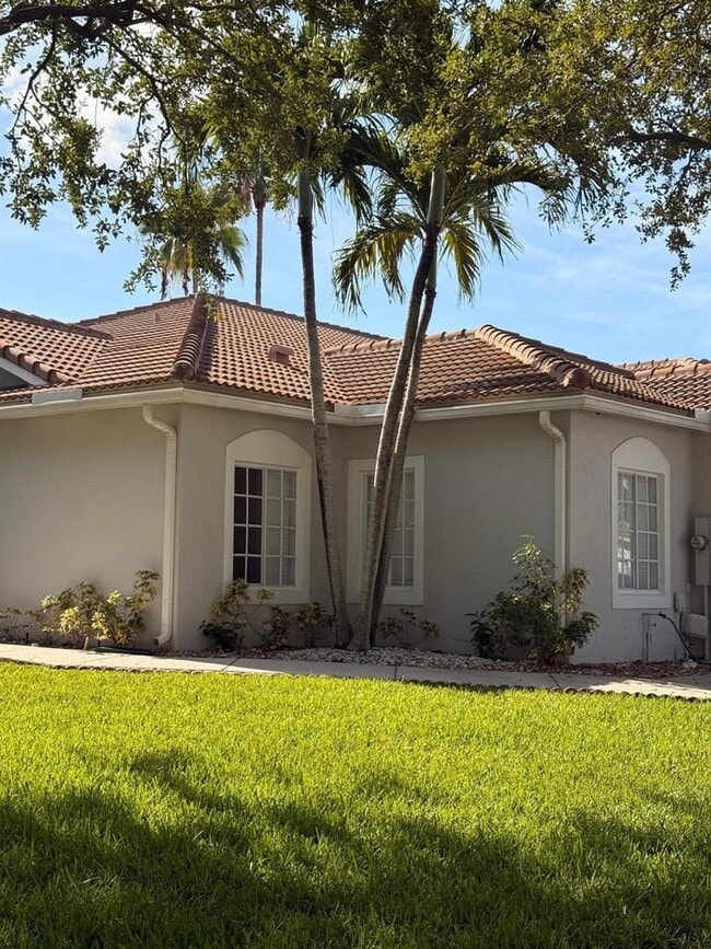 Building Photo - 1310 SW 48th Terrace