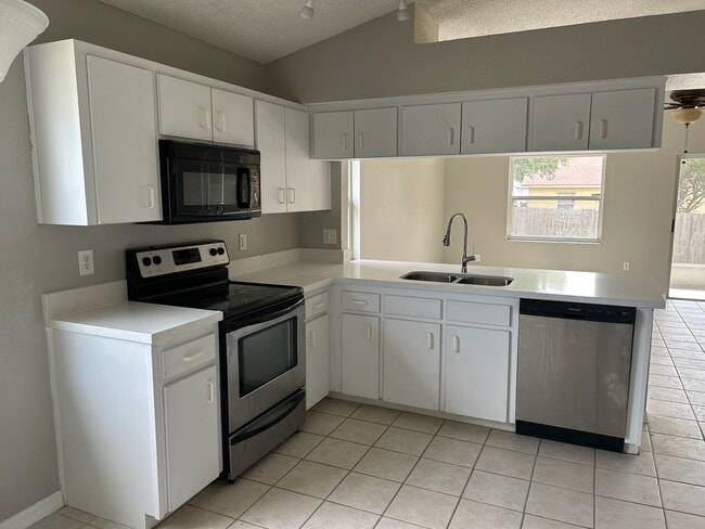 Building Photo - 57 St Kitts Cir