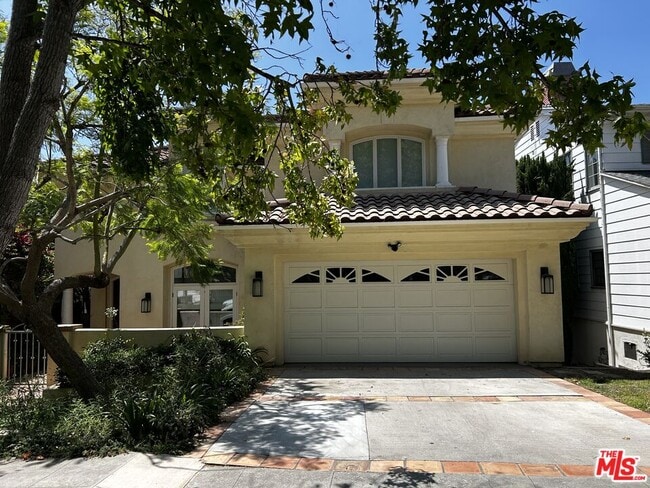 Building Photo - 10515 Oaklawn Rd
