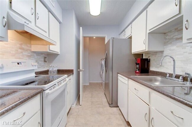 Building Photo - 6050 Grelot Rd