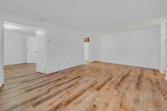 Building Photo - 174 Sagamore Hills Dr