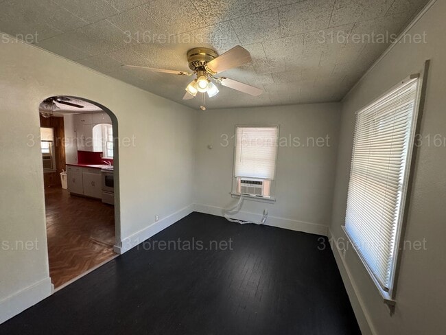 Building Photo - $725 - 1 bed 1 bath - Single Family Home