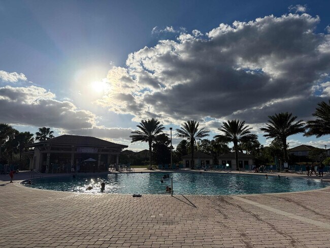 Building Photo - 610 Sticks St