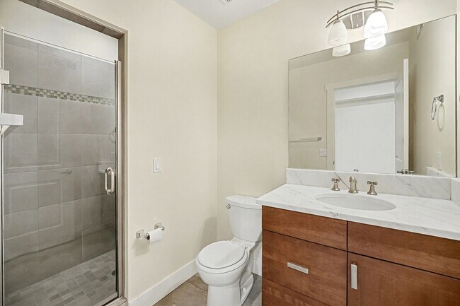 Building Photo - Gorgeous 3 bed 3.5 bath Home Available in Platt Park!