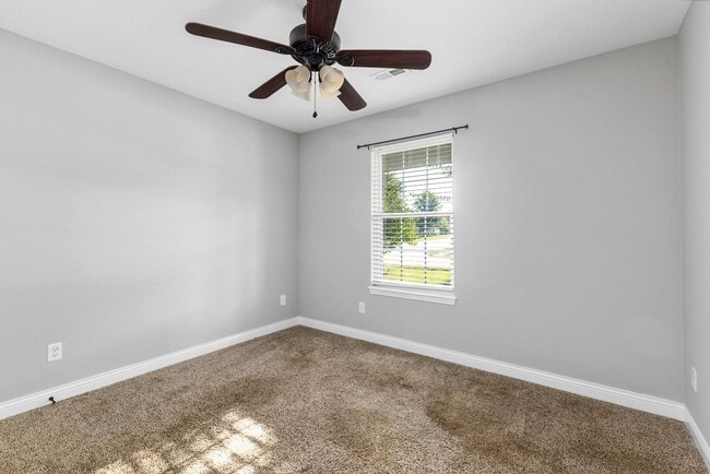 Building Photo - 607 Winter Way Dr