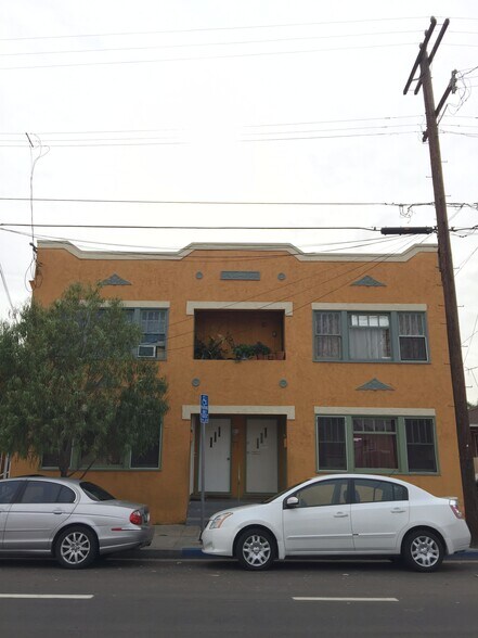 Located in quiet neighborhood, 2 blocks from waterfront - 1401 S Palos Verdes St