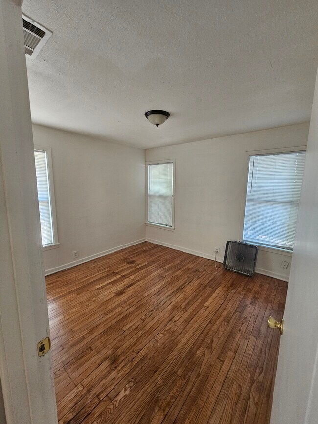 Building Photo - 3709 Pate Dr