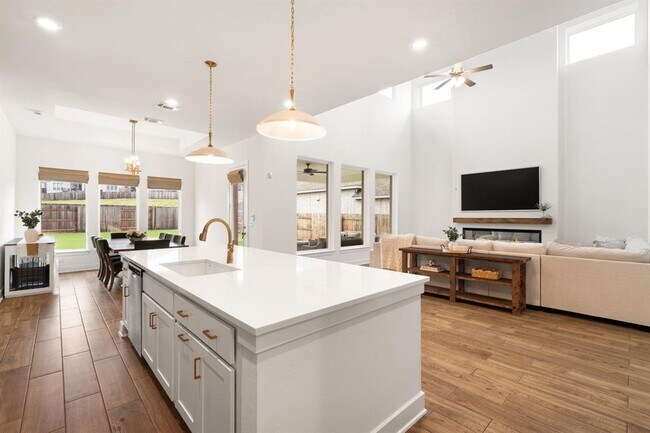 Building Photo - 515 Watershield Cv