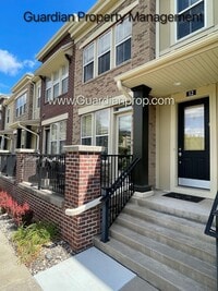 Building Photo - St Louis Park Town Home, Updated Kitchen, 2 Car Heated Garage, Walk Out Patio, Fireplace, W/D.