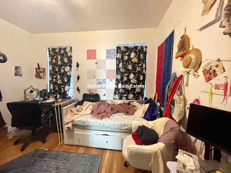 Building Photo - 243 Northampton St