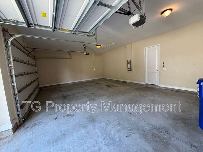Building Photo - 157 Cloisterbane Dr