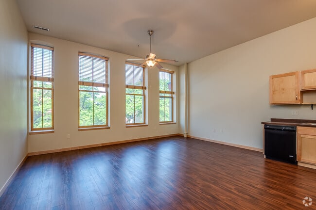 2BR, 1.5BA - 1,450SF - Living Room - Retlaw