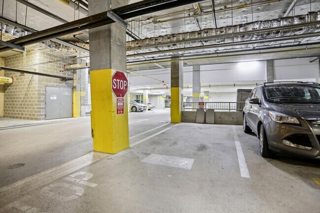 Building Photo - 1025 1st St SE