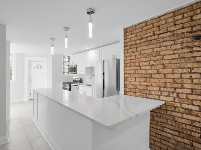 Building Photo - 5132 S Drexel Ave