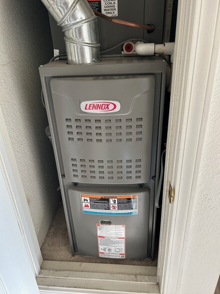 Building Photo - 400 Bent River Rd