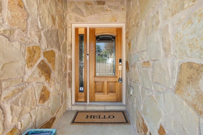 Building Photo - 970 Parkview Dr