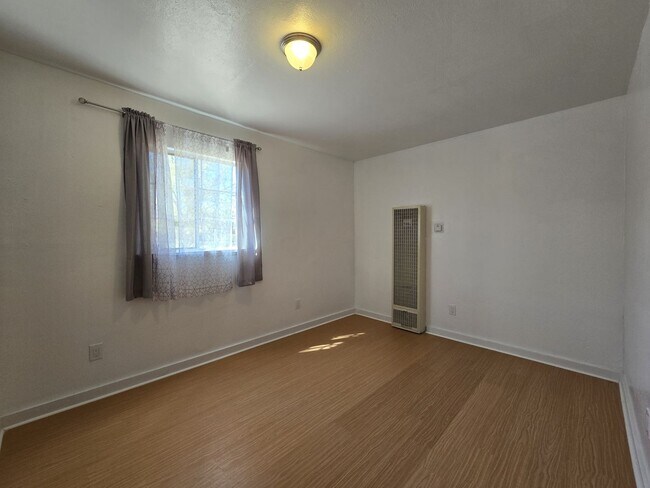 Building Photo - 2412 Rosina St