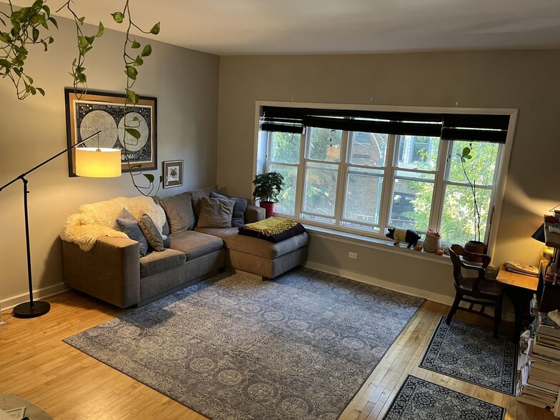 Primary Photo - 4128 N Lincoln Ave