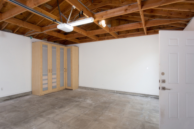 Building Photo - 2404 Boone Ave