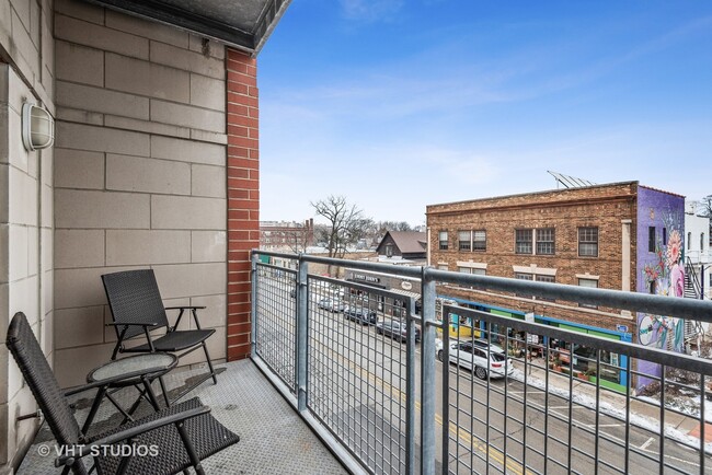 Building Photo - 1224 Chicago Ave