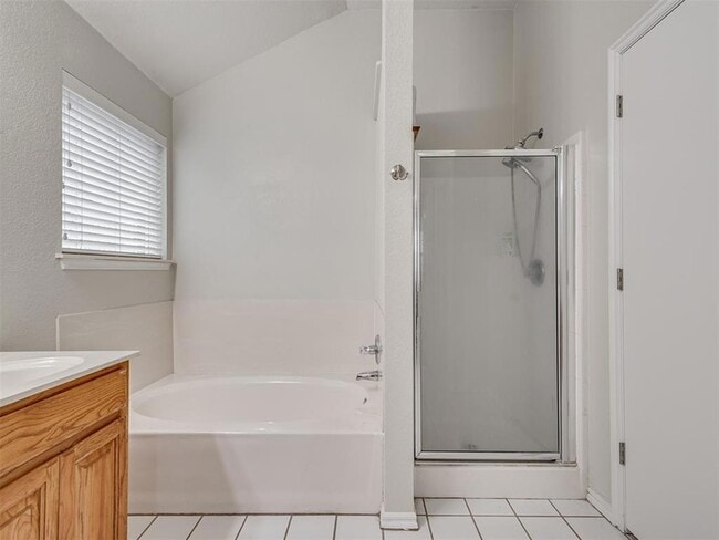 Building Photo - 2608 Southern Hills Dr