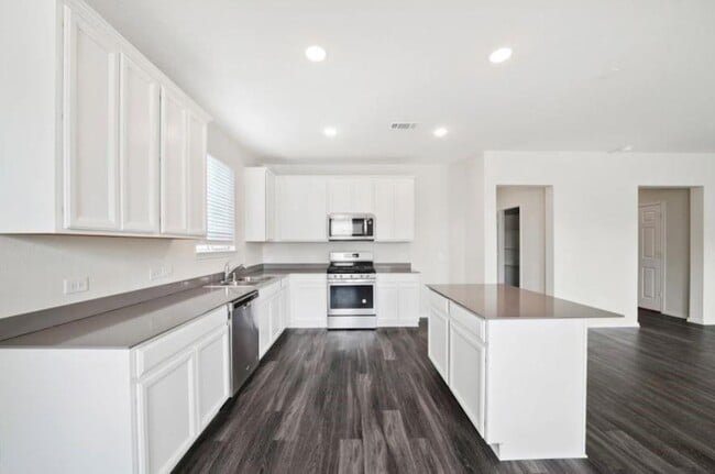 Building Photo - 505 Benicia Cv