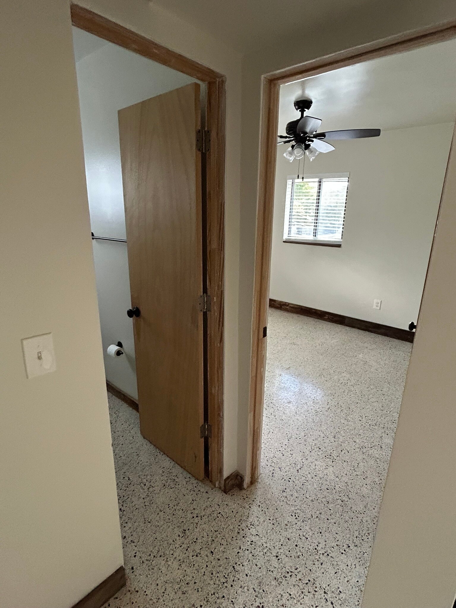 Building Photo - 910 SW 4th Ave