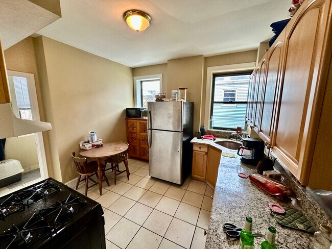 Building Photo - 17 Highgate St