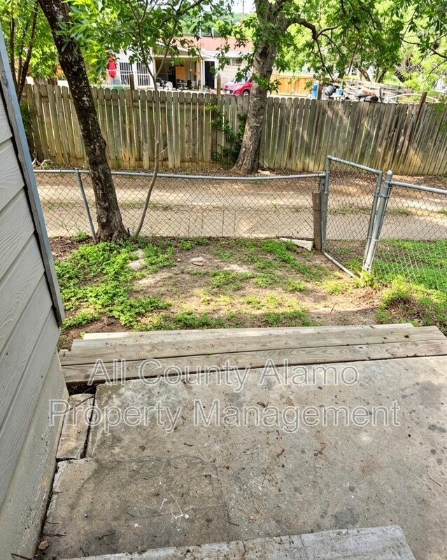 Building Photo - 429 Zachry Dr